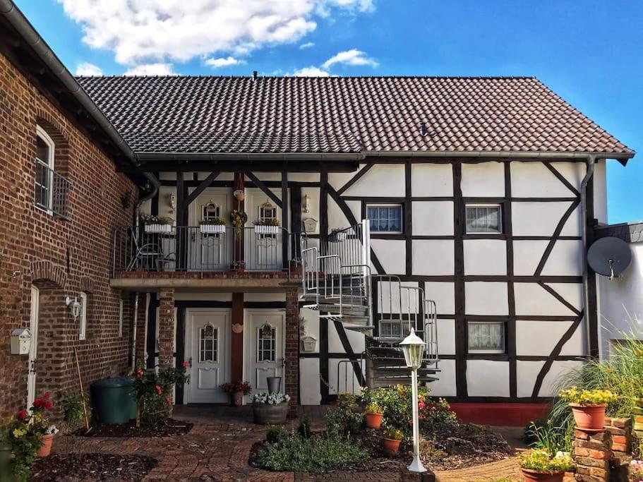 Obergeschosswohnung Mit Ausblick ميشرنيش المظهر الخارجي الصورة